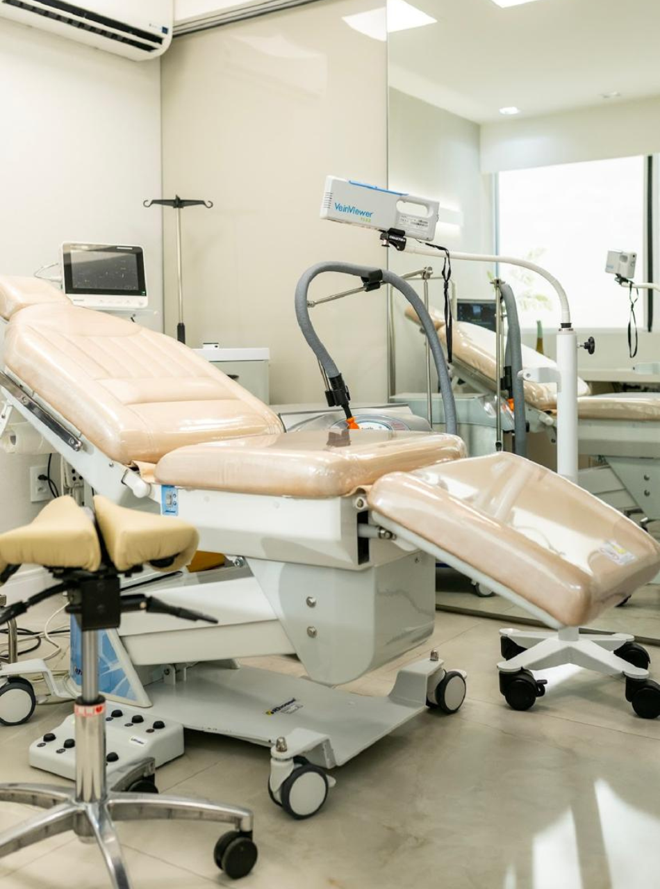 Dra Maria Betânia | Cirurgiã Vascular e Angiologista Especialista em Varizes em Brasília - DF. Tratamento modernos no conforto do consultório, sem internação.